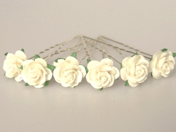 small cream open roses