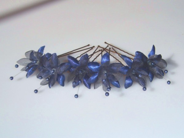 inky blue baby's breath hair flowers